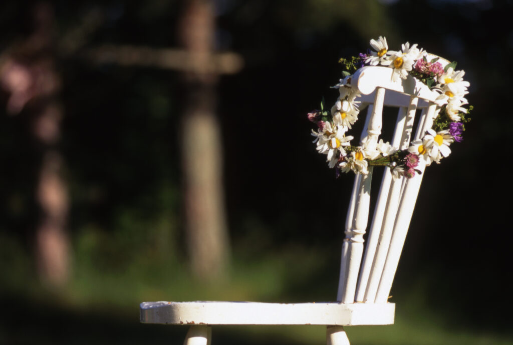 MEDEVI SWEDEN White chair and midsummer wreath
©Alex Farnsworth